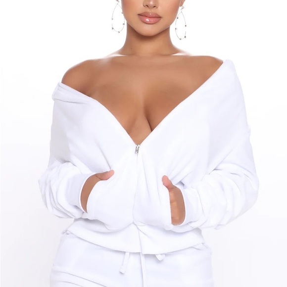 NWT Fashion Nova White Velour Hoodie & Short Set XS - Picture 2 of 6